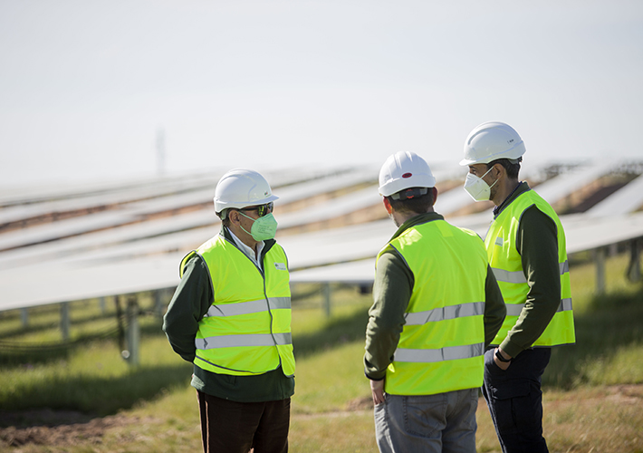 Foto Iberdrola inicia la puesta en marcha de Ceclavín y alcanza los 1.000 MW de capacidad fotovoltaica operativa en España.